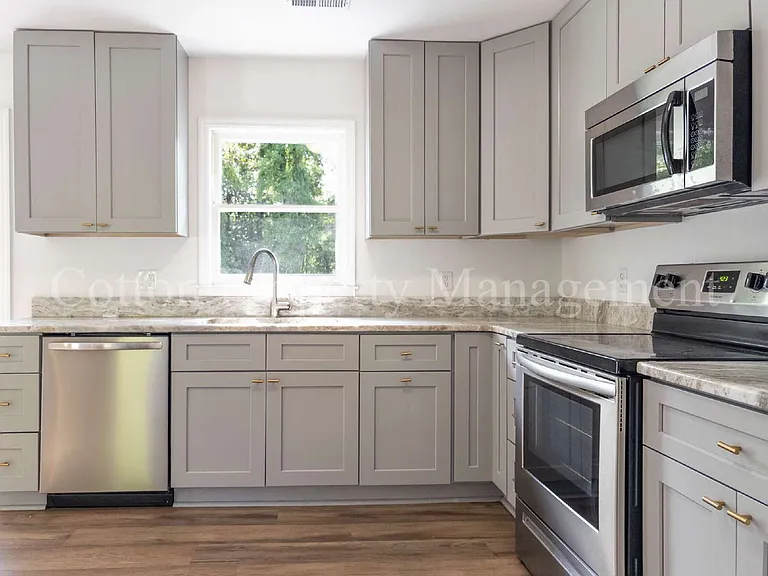 824 Haymarket Ln — Photo 17