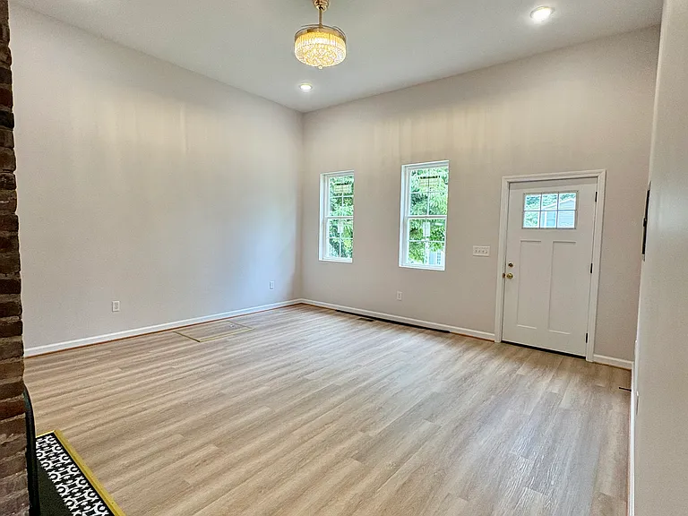 1226 Hull St — Photo 5