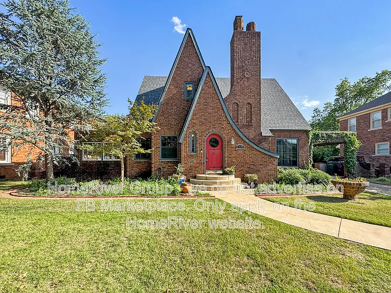 2730 NW 17th St — Photo 1