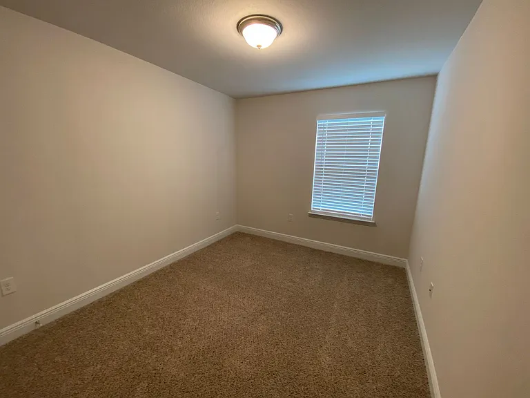 1611 Caleigh Ct — Photo 11