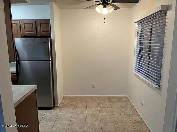 3rd image of 1810 E Blacklidge Dr APT 403