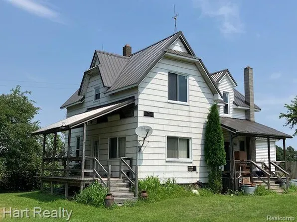 9724 Sharp Rd, Clifford, MI 48727