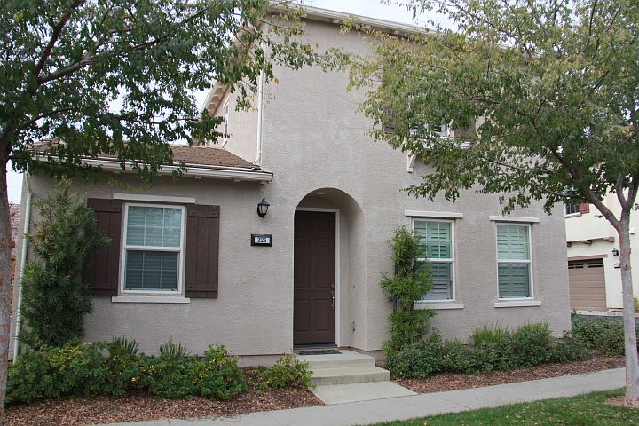 1st image of 226 Chambord Way
