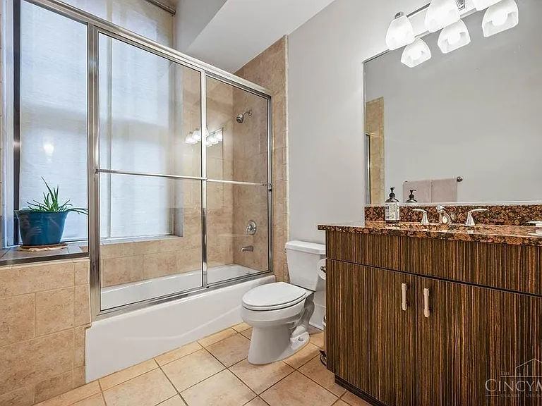 417 Vine St #302 — Photo 9
