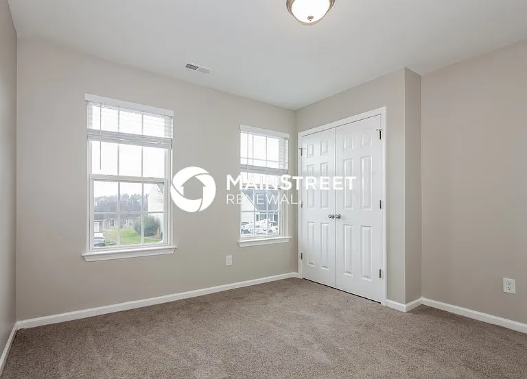 1135 Larkspur Ln — Photo 9