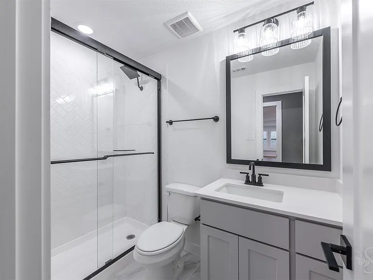 4318 Driftrose Dr — Photo 38