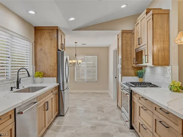 2733 McCoy Dr, Las Vegas, NV 89134