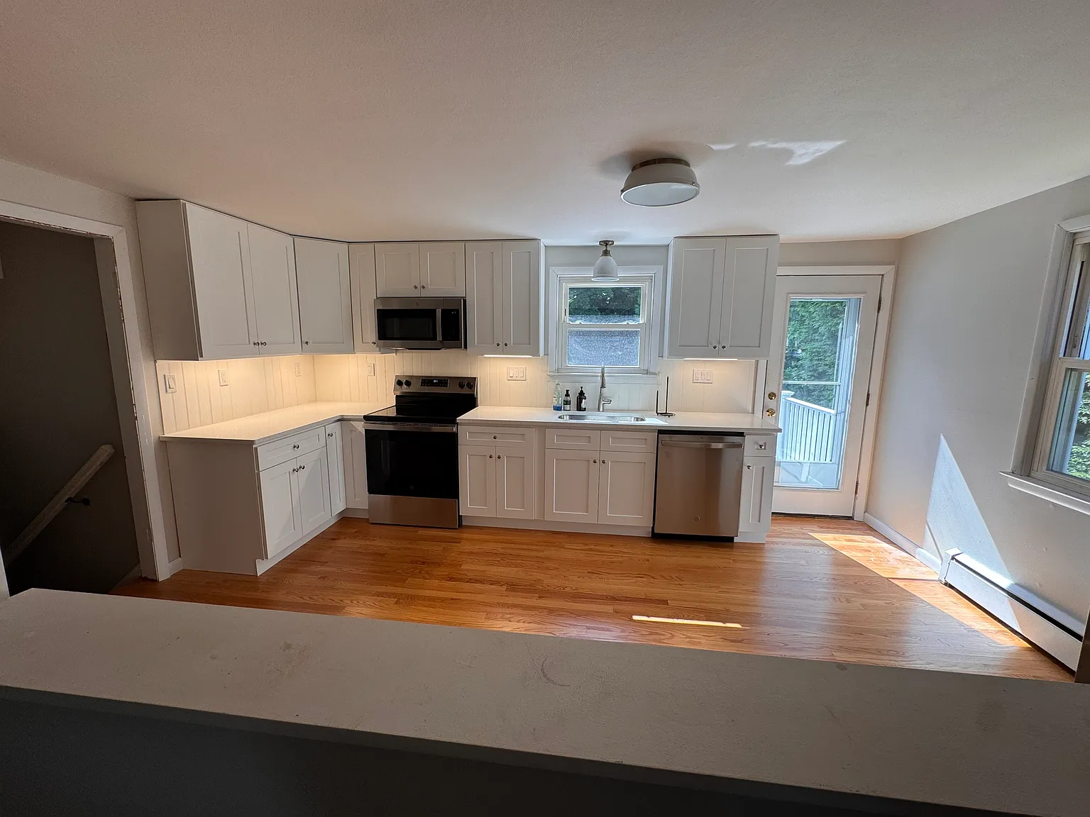3 bed, 1560 sqft, $3,000 — Photo 2