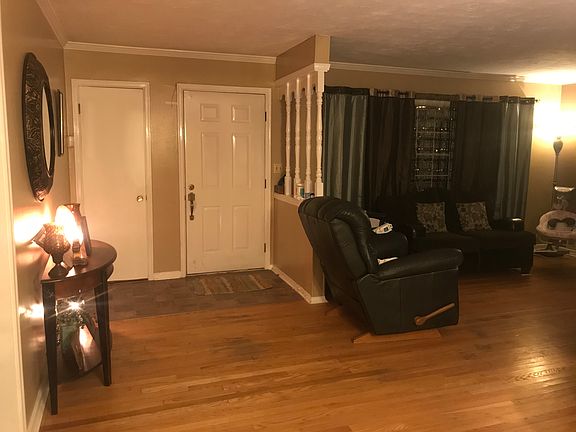 3rd image of 3632 Westfield Dr
