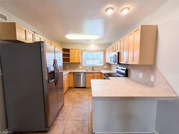 2nd image of 2219 Shadow Valley Rd APT E