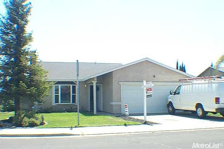 1st image of 416 Honey Pl