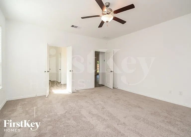 15122 Arlington Park Ave — Photo 10