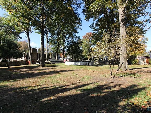3rd image of 5011 Paddington Dr