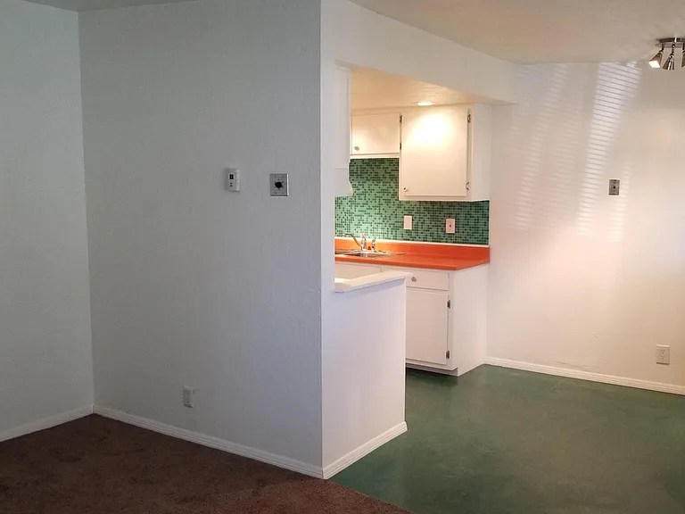 405 Columbia Dr SE #C — Photo 5
