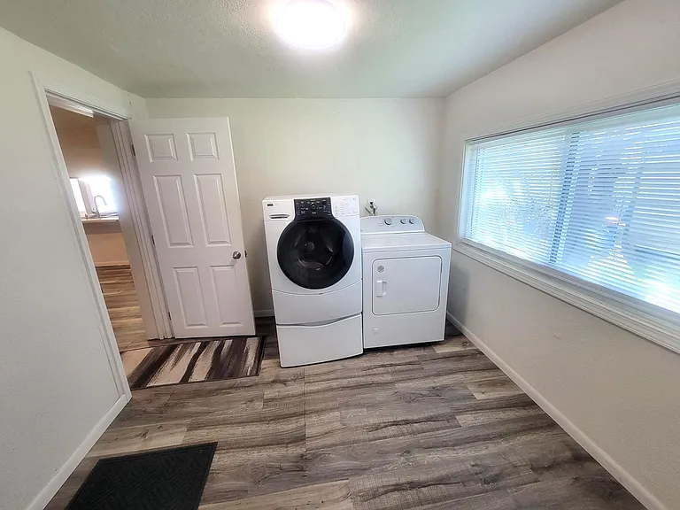 12264 Roosevelt Blvd — Photo 26