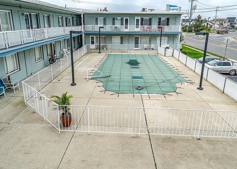 1st image of 3313 Bay Ave APT 26