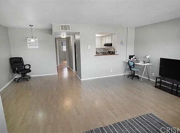 3rd image of 630 S Lake St APT 203