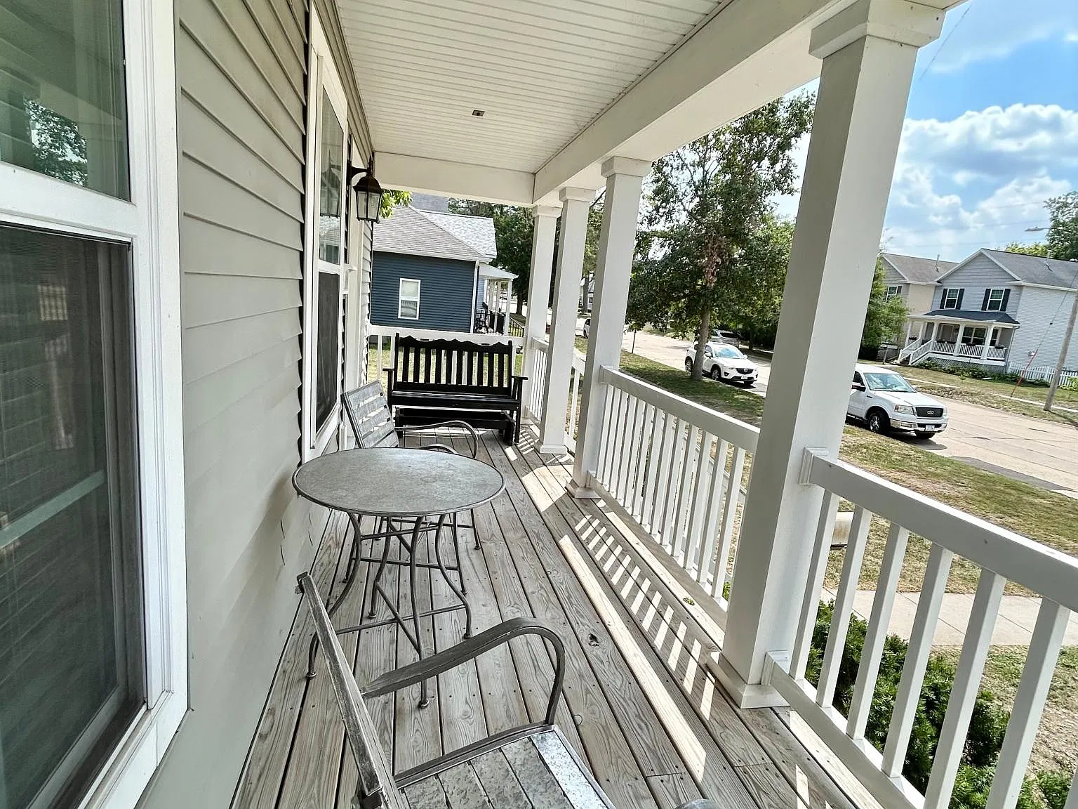 3 bed, 2.5 bath, 1577 sqft, $4,000 — Photo 4