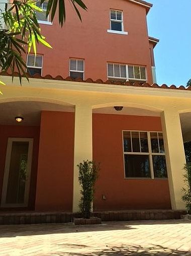 1st image of 1301 SW 8th Ave #1301
