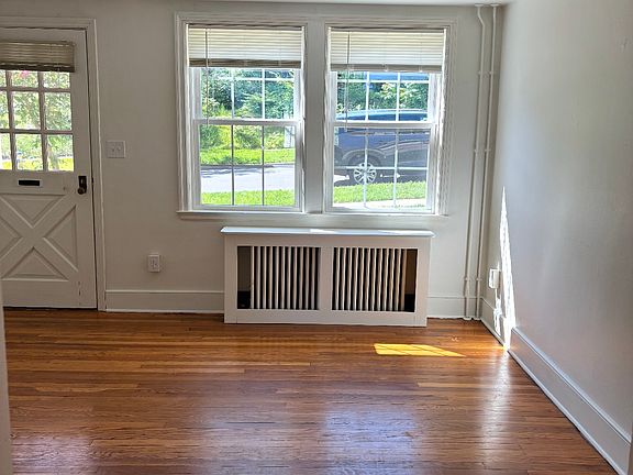 5th image of 104 E Hamilton Ave #104