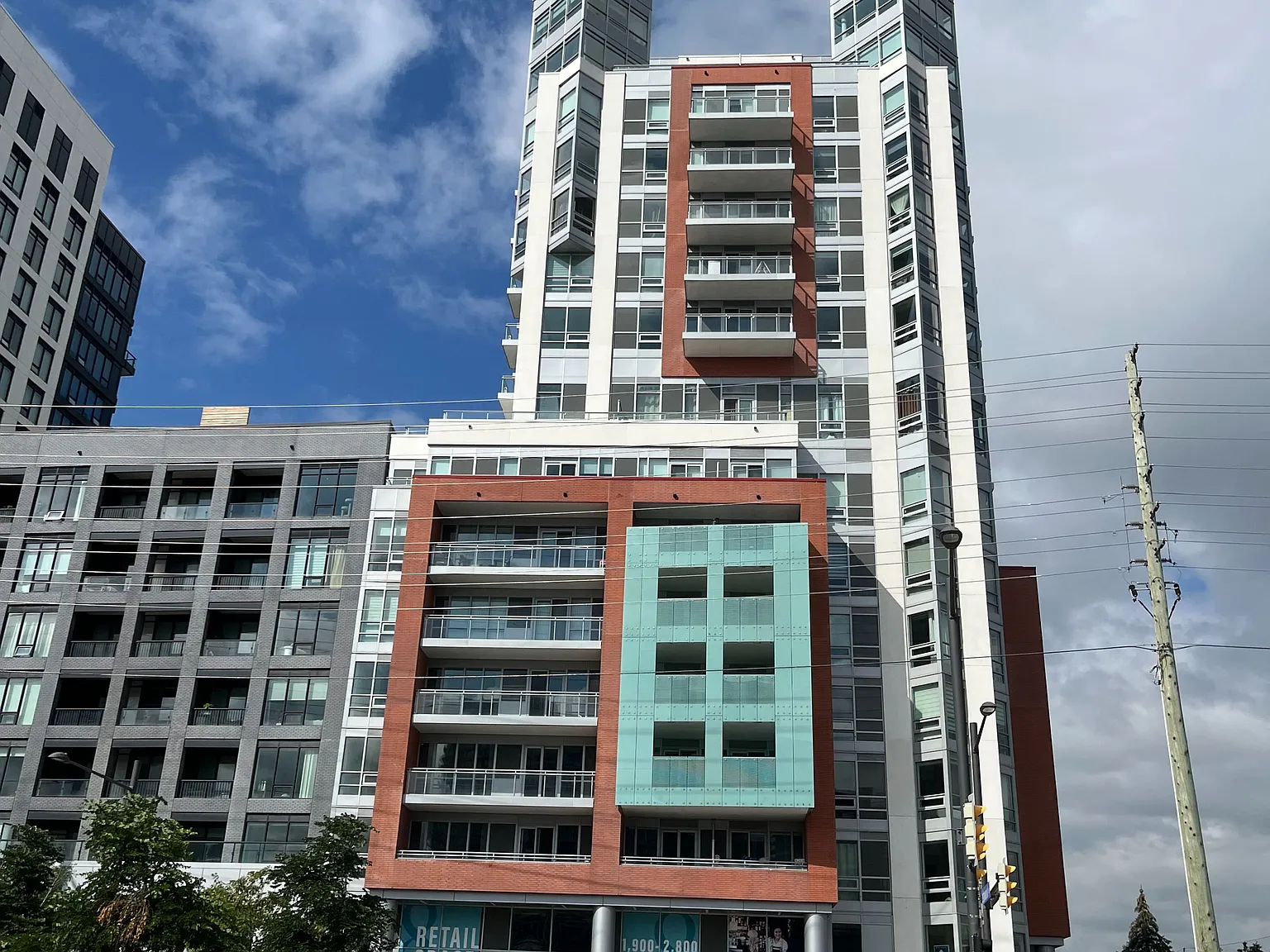 Yonge Condos 8888 — Photo 2