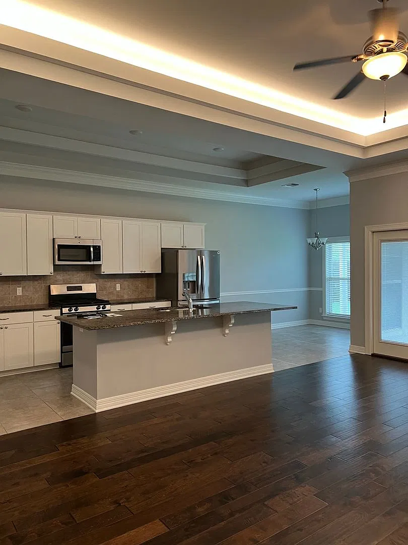 Stunning And Immaculate Home In Waterford Bend! — Photo 3
