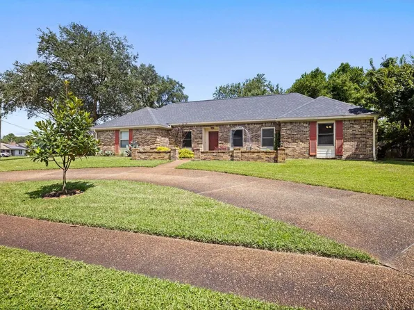 153 Scottsdale Dr, Mary Esther, FL 32569