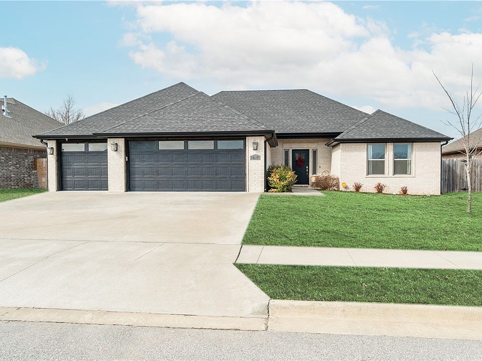 1st image of 850 Bob Glen Cir