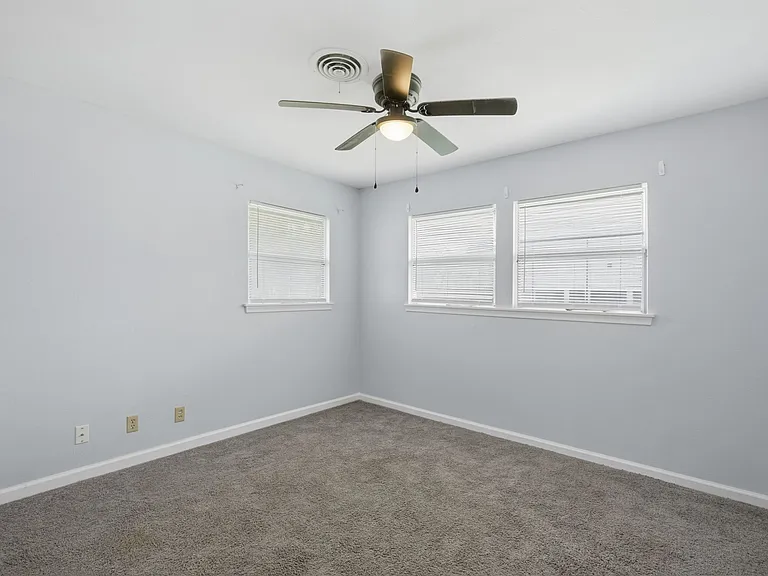 135 Brettonwood Dr #135 — Photo 16