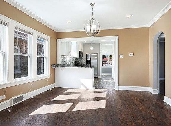 2nd image of 1932 S 11th Ave