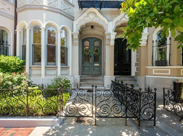 21 Rutland Sq, Boston, MA 02118