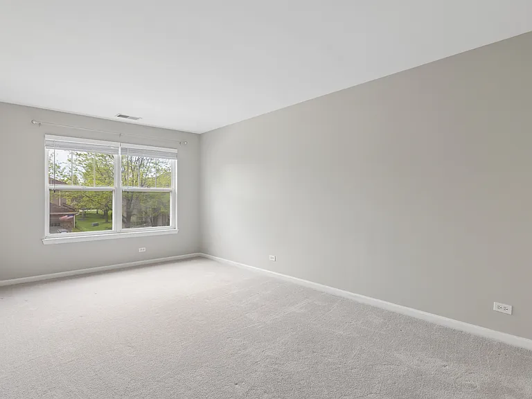 1952 Crenshaw Cir #1952 — Photo 13