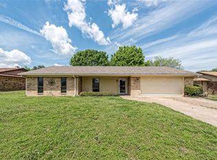 209 Del Rio Dr, Hewitt, TX 76643