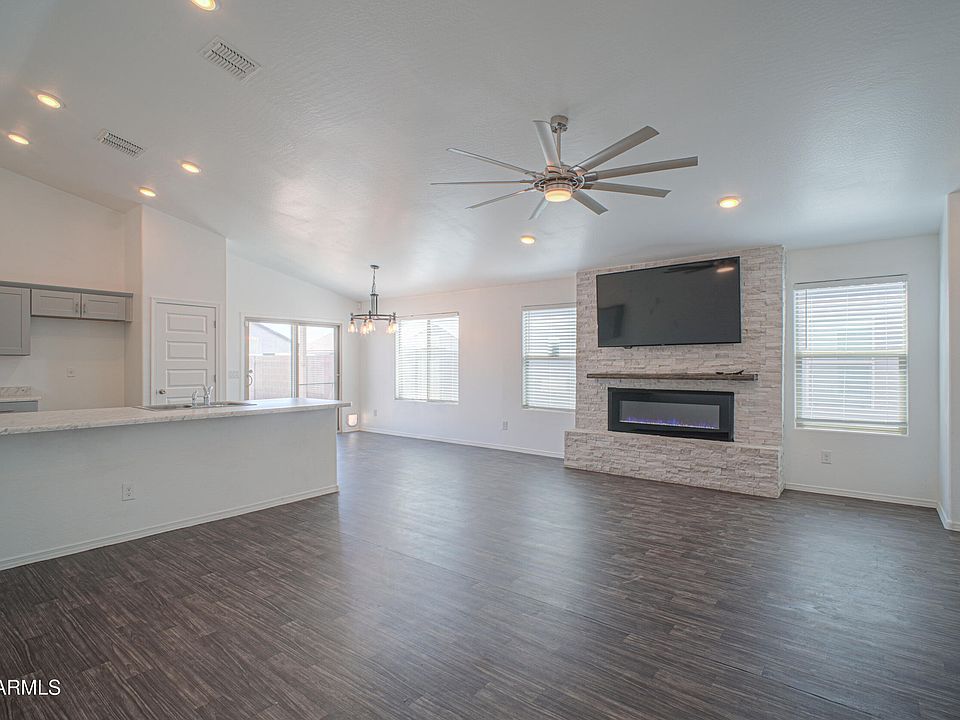 1st image of 961 W Prior Avenue