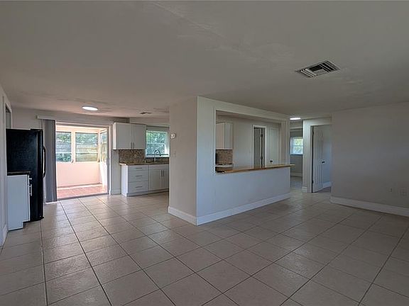 4th image of 3608 Harvard Dr