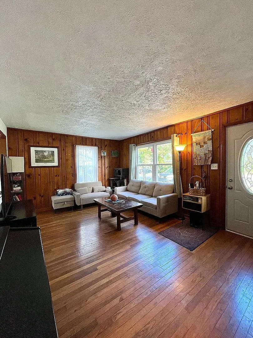 2BR Across the street from Campus! — Photo 4