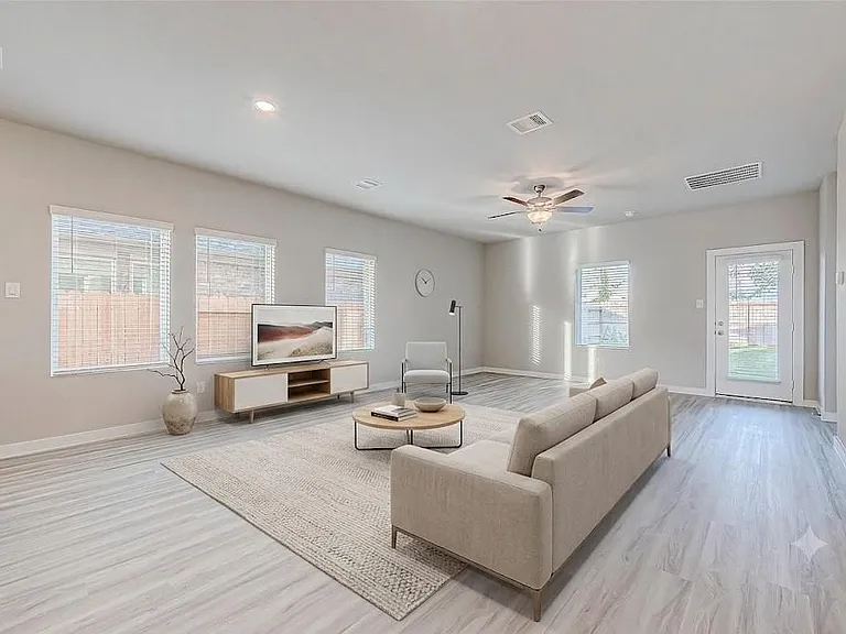 6343 Buffalo Bend Ln — Photo 9