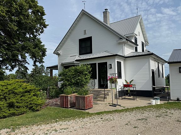 4th image of 2634 Yellowwood Rd