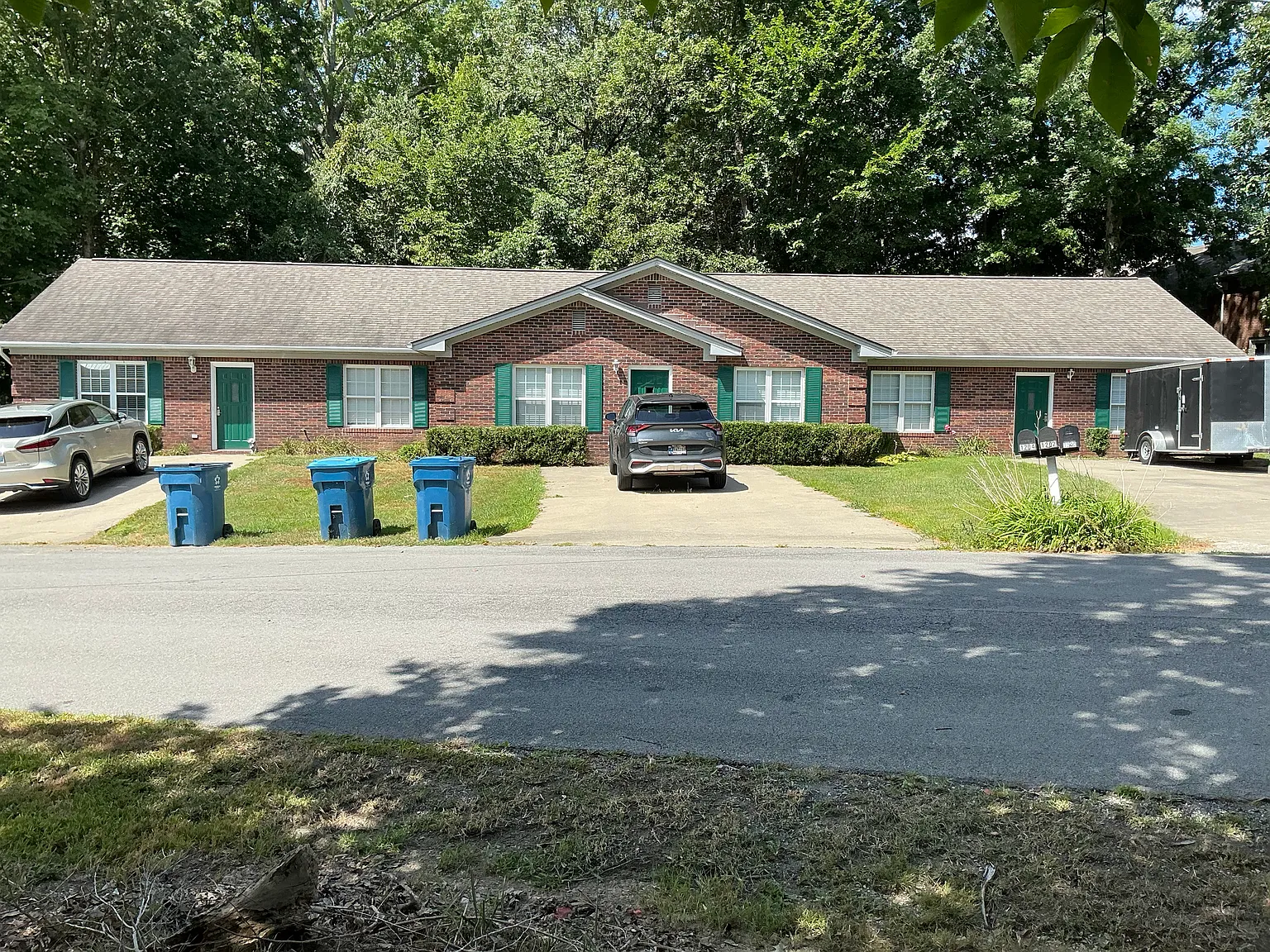 2 bed, 1005 sqft, $1,050 — Photo 1