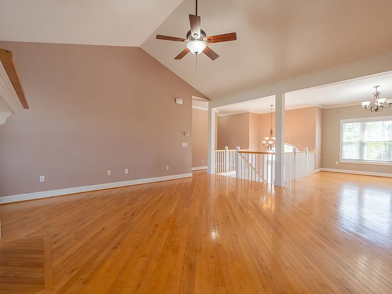 1701 Stratford View Dr — Photo 10