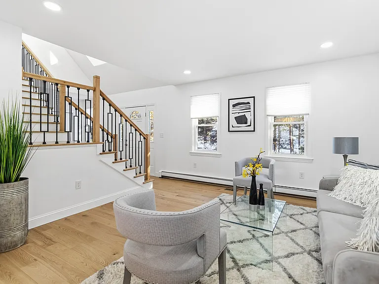 183 Gardner St — Photo 7