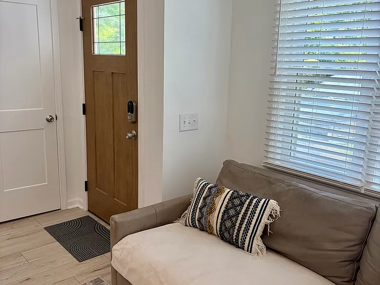 4125 Mikell Ln — Photo 4