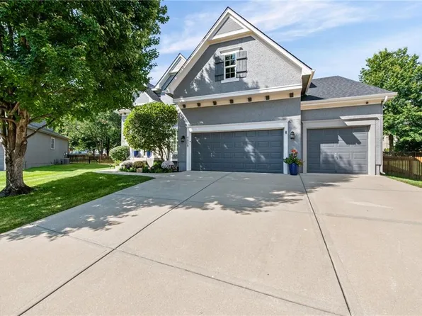 4808 W 158th Pl, Overland Park, KS 66224