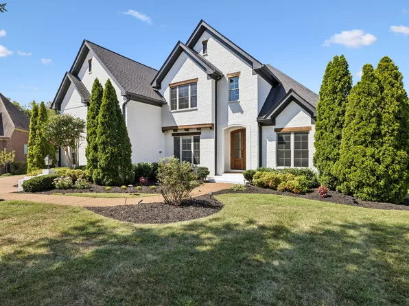 1005 Orchard Hill Ct, Arrington, TN 37014