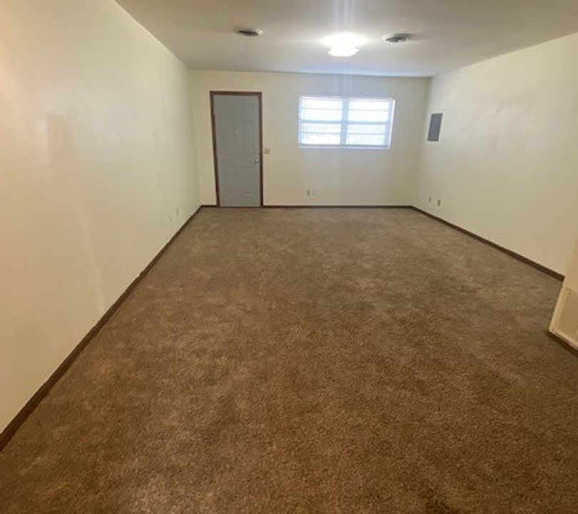 1st image of 812-822 W 10th St #39