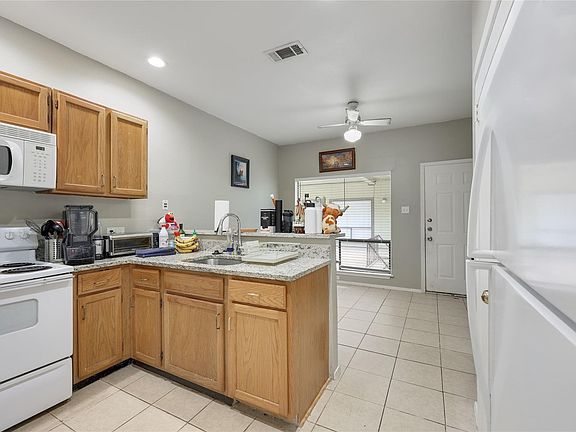 2nd image of 2815 Rio Grande St APT 102