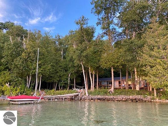 3rd image of 2504 S East Torch Lake Dr