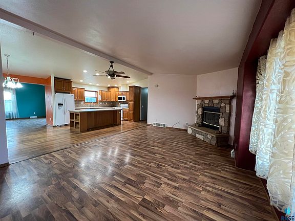 3rd image of 47123 272nd St