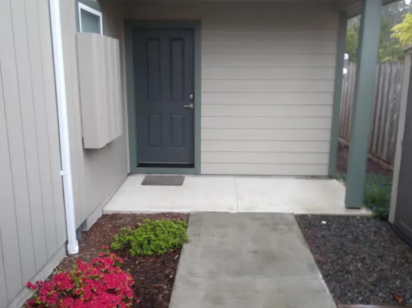 (undisclosed Address), Florence, OR 97439