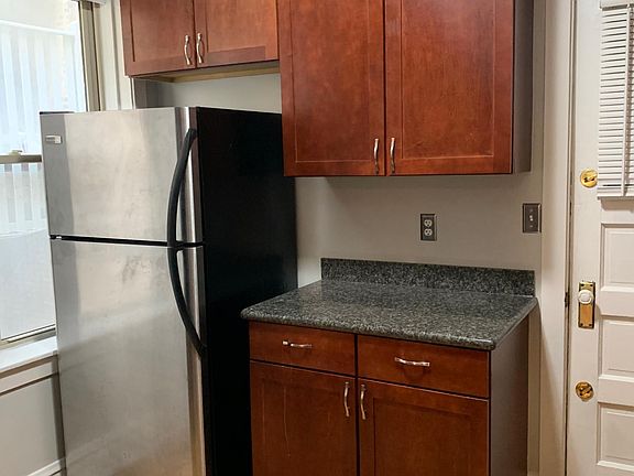 2nd image of 211 Washington Blvd APT 1S